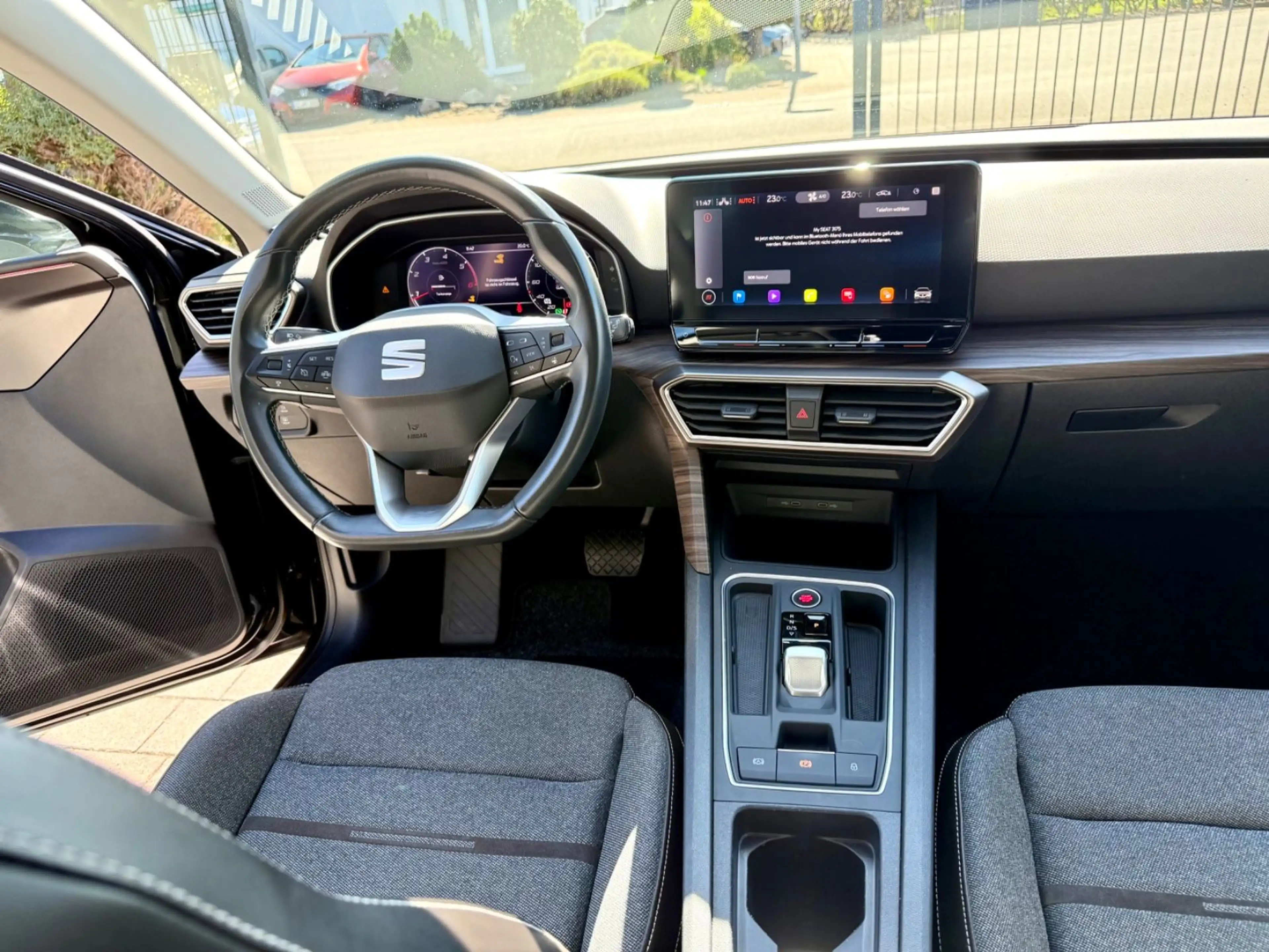 SEAT Leon Sportstourer 2.0 TDI Xcellence Standhz./AHK — photo 11
