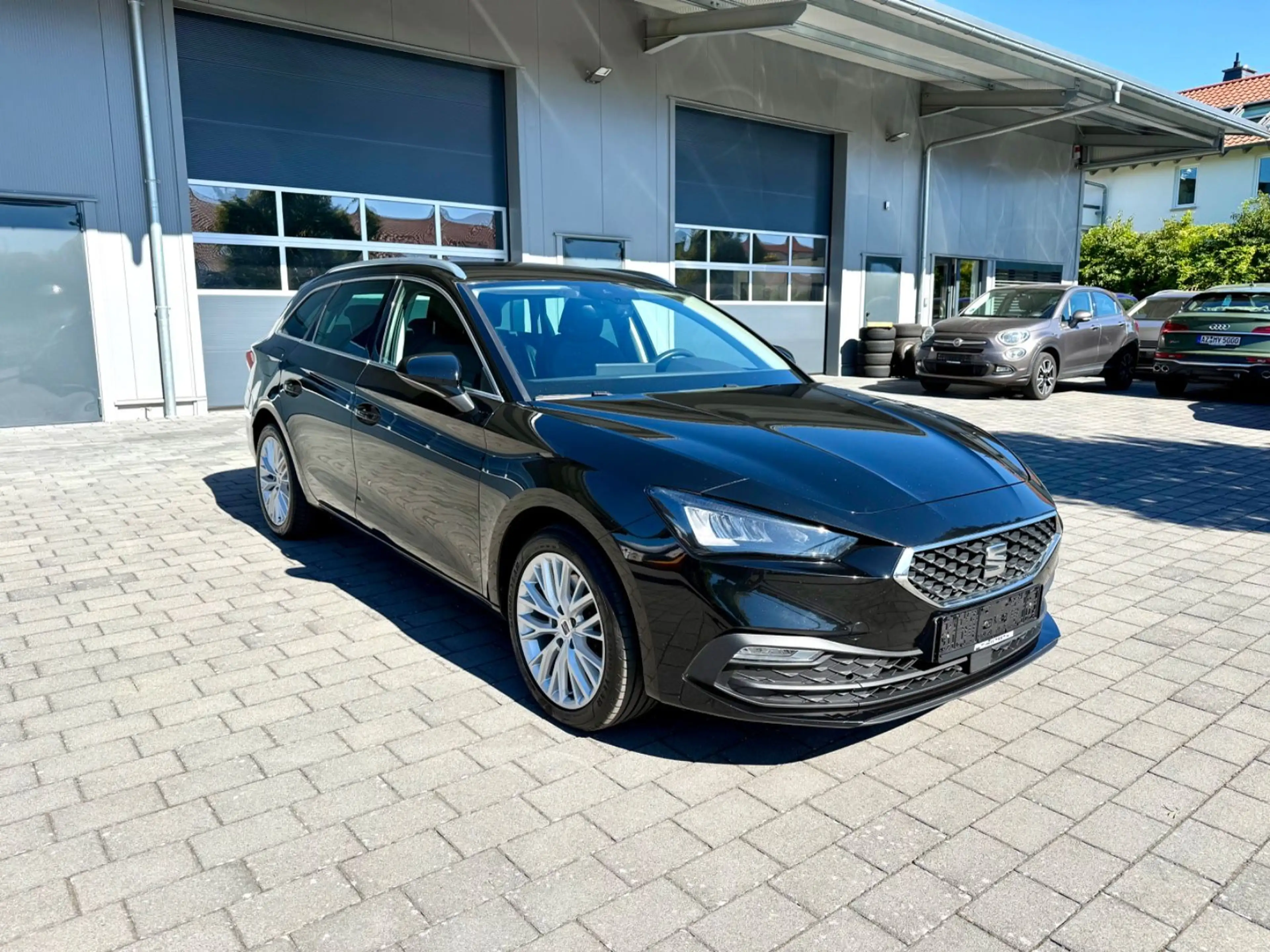 SEAT Leon Sportstourer 2.0 TDI Xcellence Standhz./AHK — photo 2