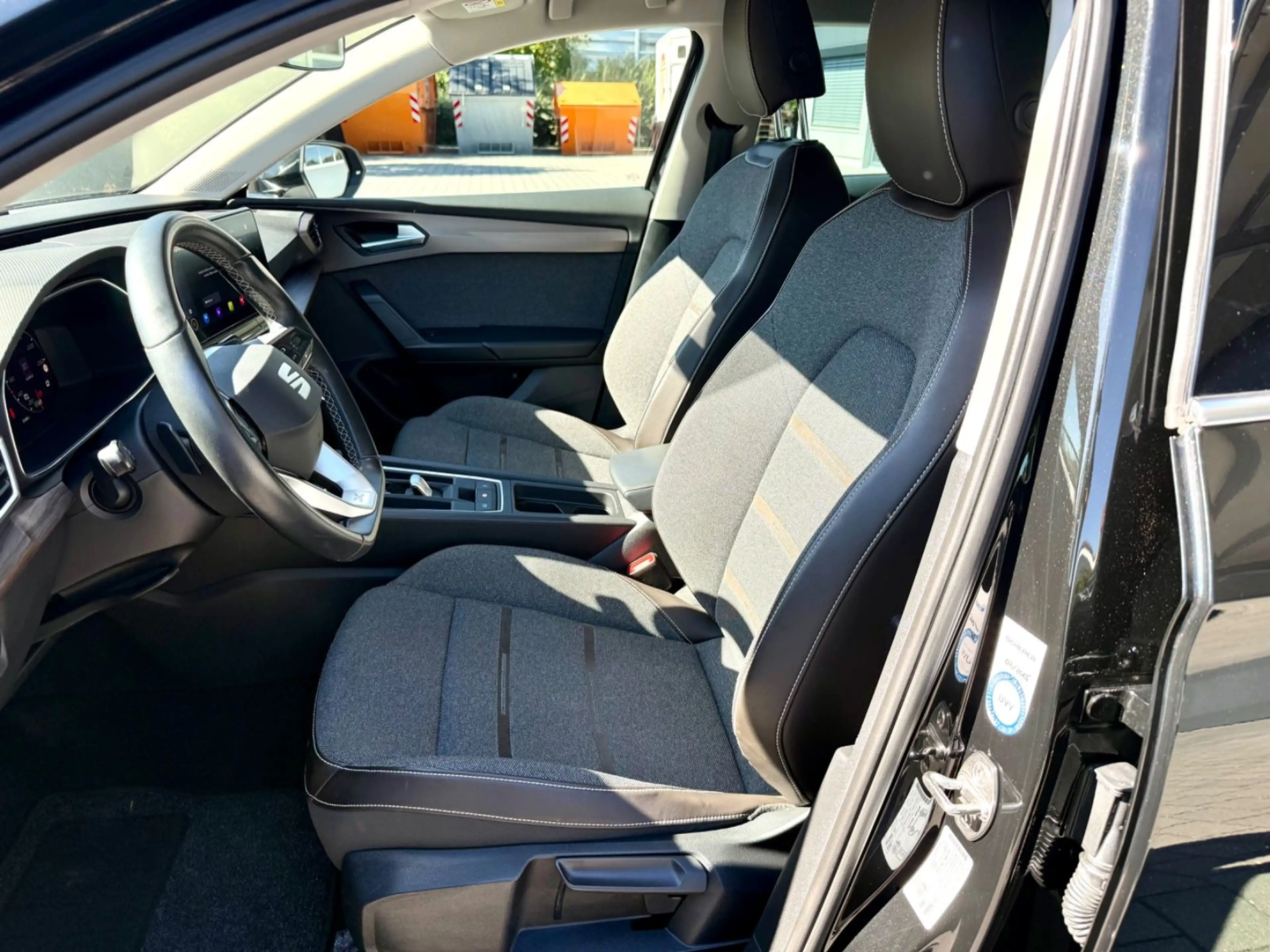 SEAT Leon Sportstourer 2.0 TDI Xcellence Standhz./AHK — photo 12