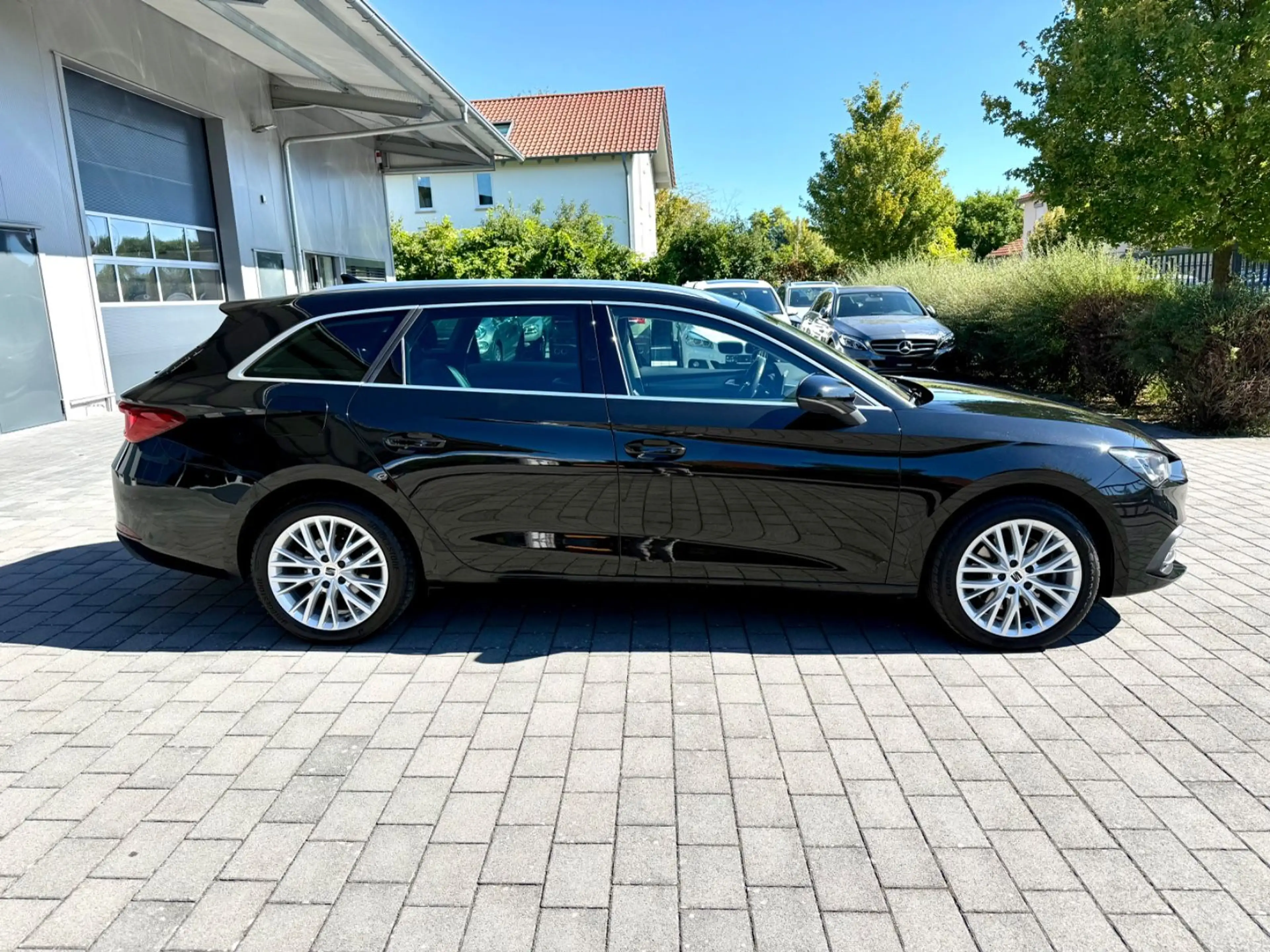 SEAT Leon Sportstourer 2.0 TDI Xcellence Standhz./AHK — photo 4