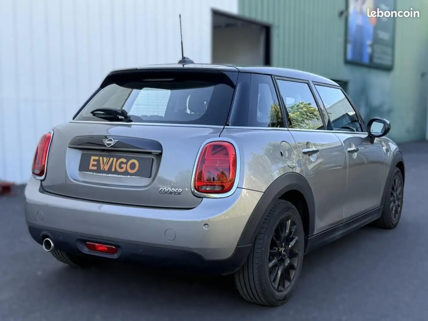 MINI Cooper 1.5 136Ch BVA EDITION GREENWICH CAMERA DE RECUL Grijs - 2