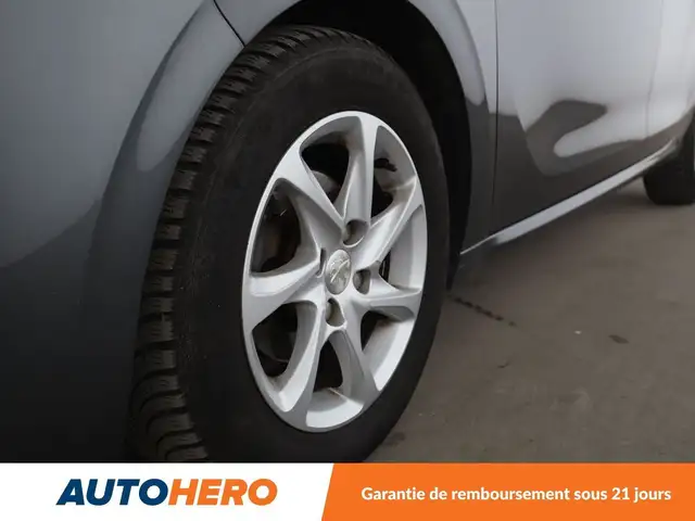 Peugeot 208 view 27