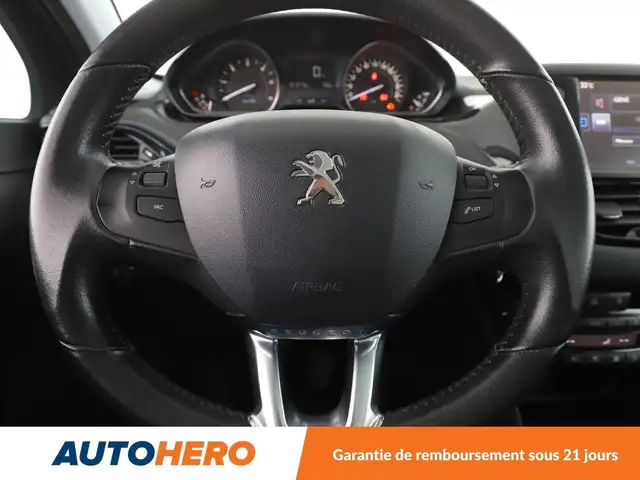 Peugeot 208 view 19