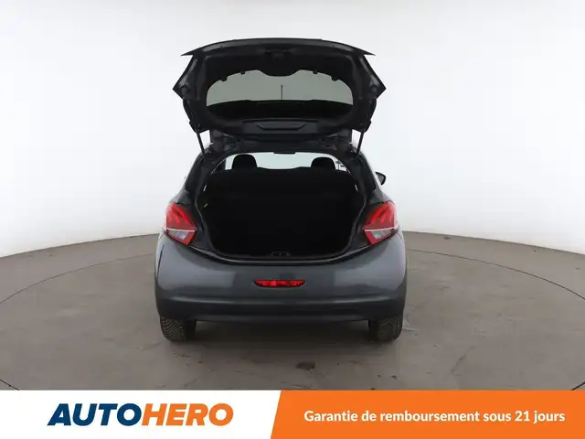 Peugeot 208 view 16
