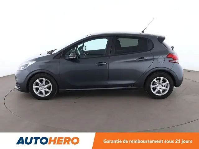 Peugeot 208 view 3