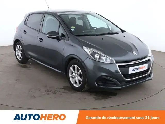 Peugeot 208 view 8