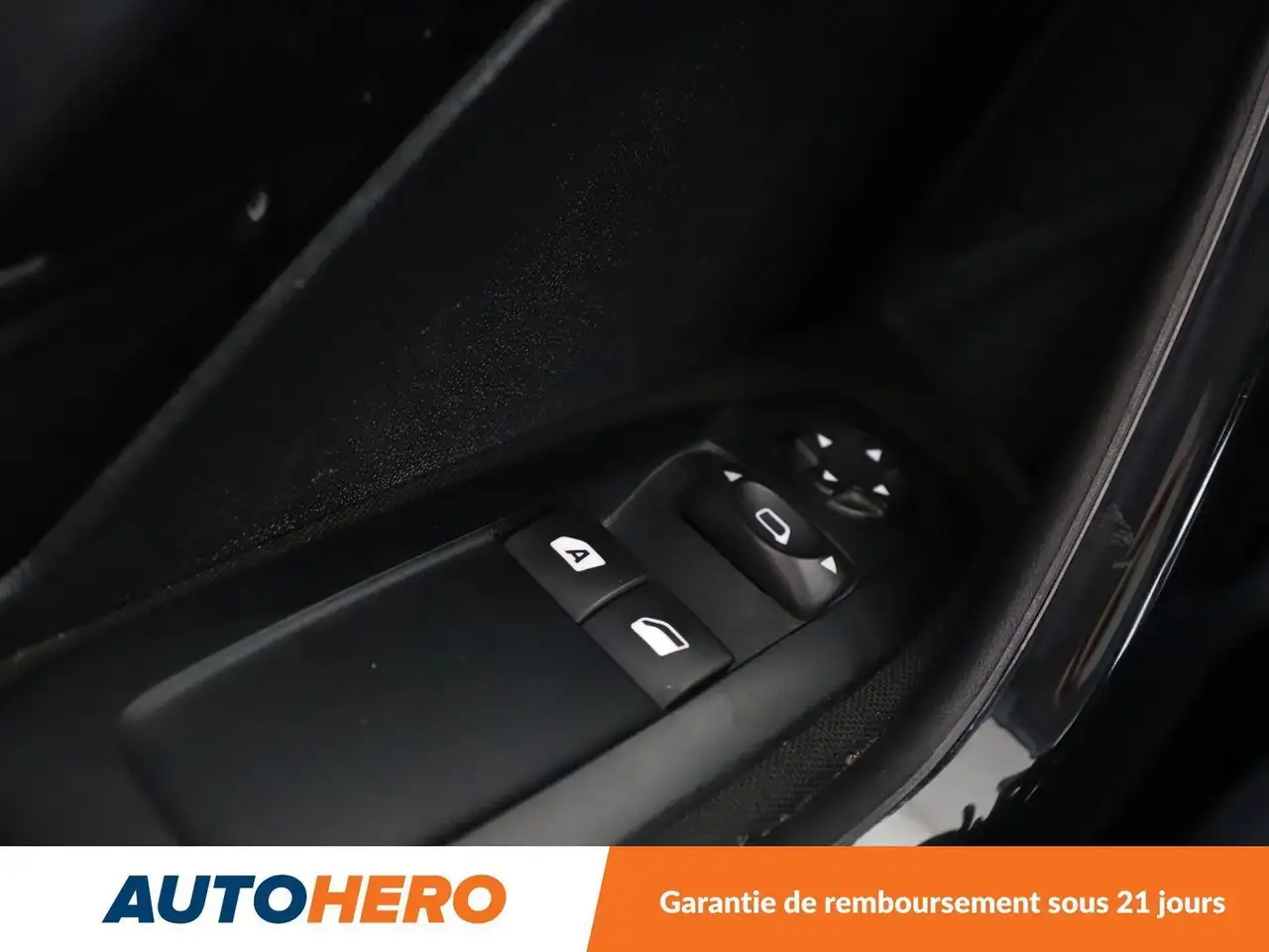 Peugeot 208 208 — photo 25