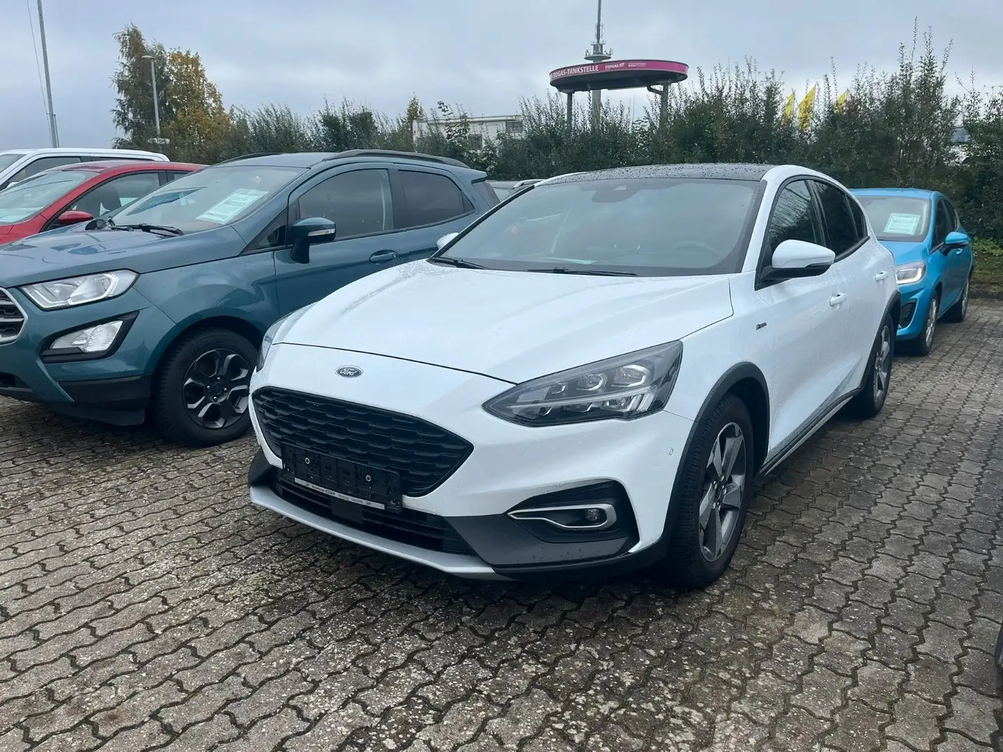 Ford Focus Lim. Active X Totw/HeadUp/WinterP/Pano Weiß - 1