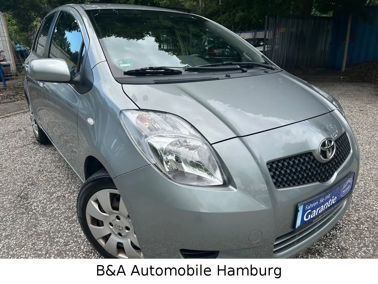 Toyota Yaris Sol 2 Hand+Tüv/Au Neu+Scheckheft Argintiu - 2