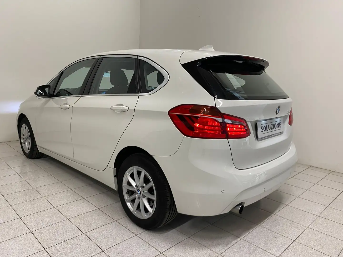 BMW 216 216d Active Tourer Advantage Business Pack Aut. Blanc - 2