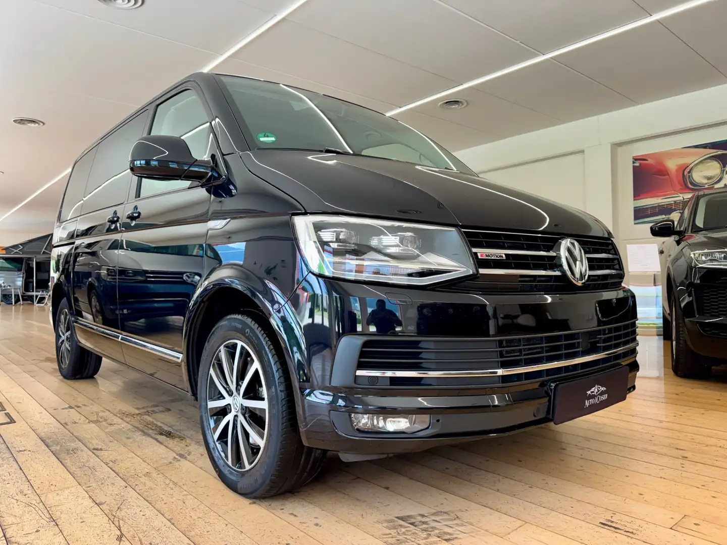 Volkswagen T6 Multivan Multivan 2.0 TDI 204CV 4Motion Highline Černá - 1