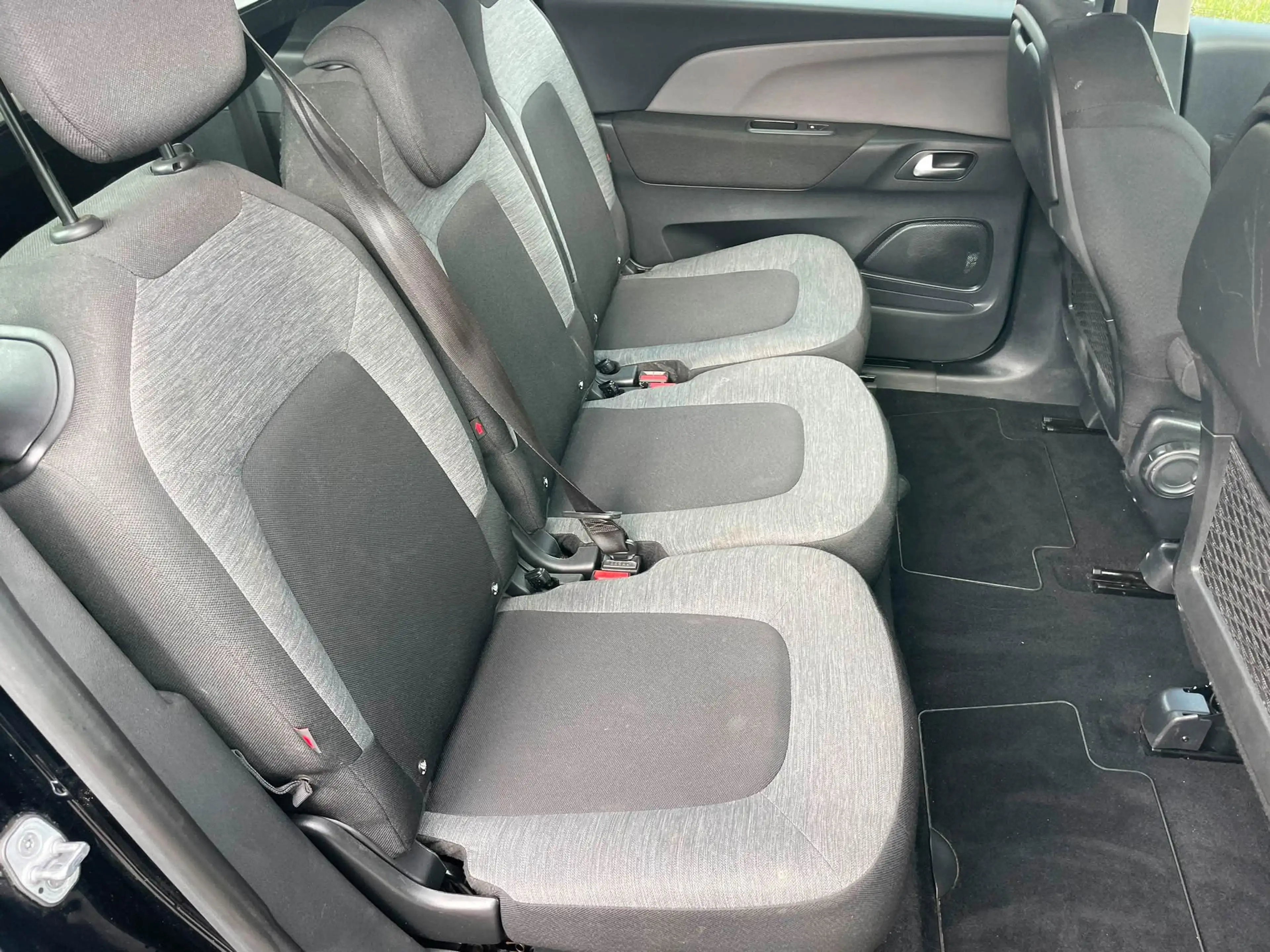 Citroen Grand C4 SpaceTourer Live Pack 7Sitzer  Navi PDC CarPlay SHZ — photo 14