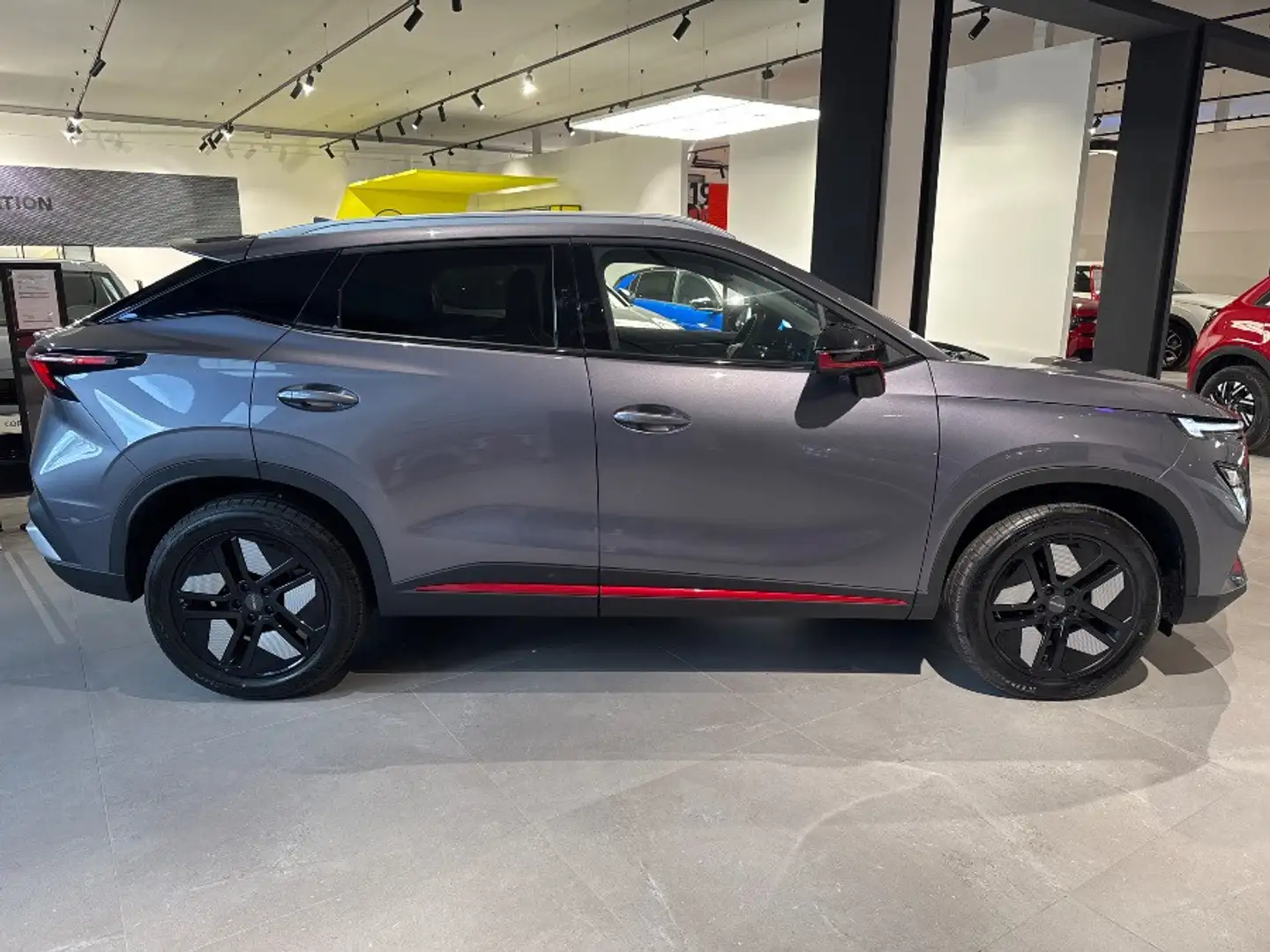 Omoda 5 II PREMIUM 1.6 TGDI Trazione Anteriore Grigio - 1