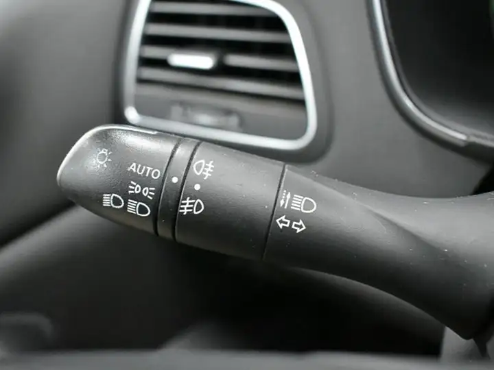 Renault Mégane Business Blue dCi -SS 2021, foto 15