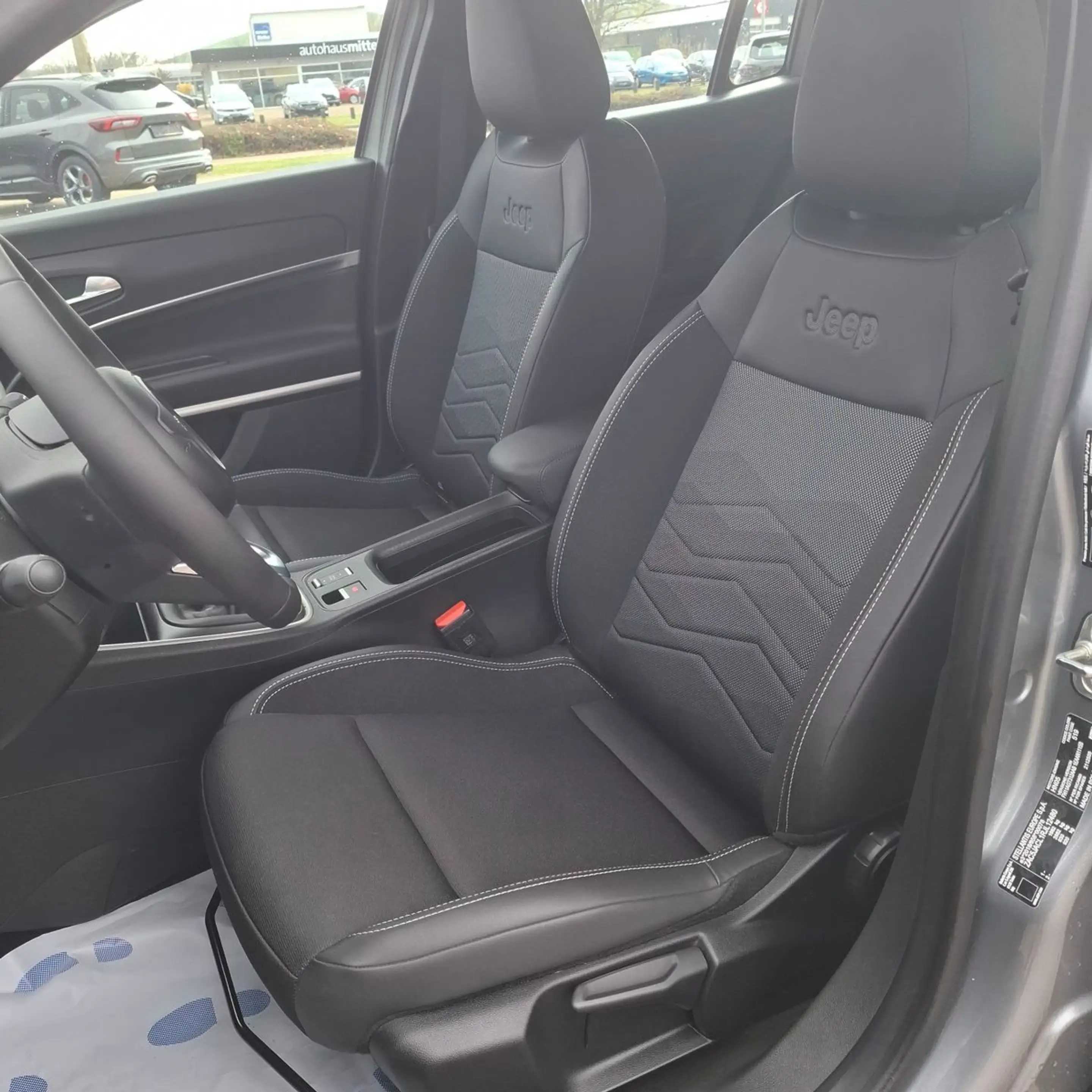 Jeep Avenger Altitude — photo 11
