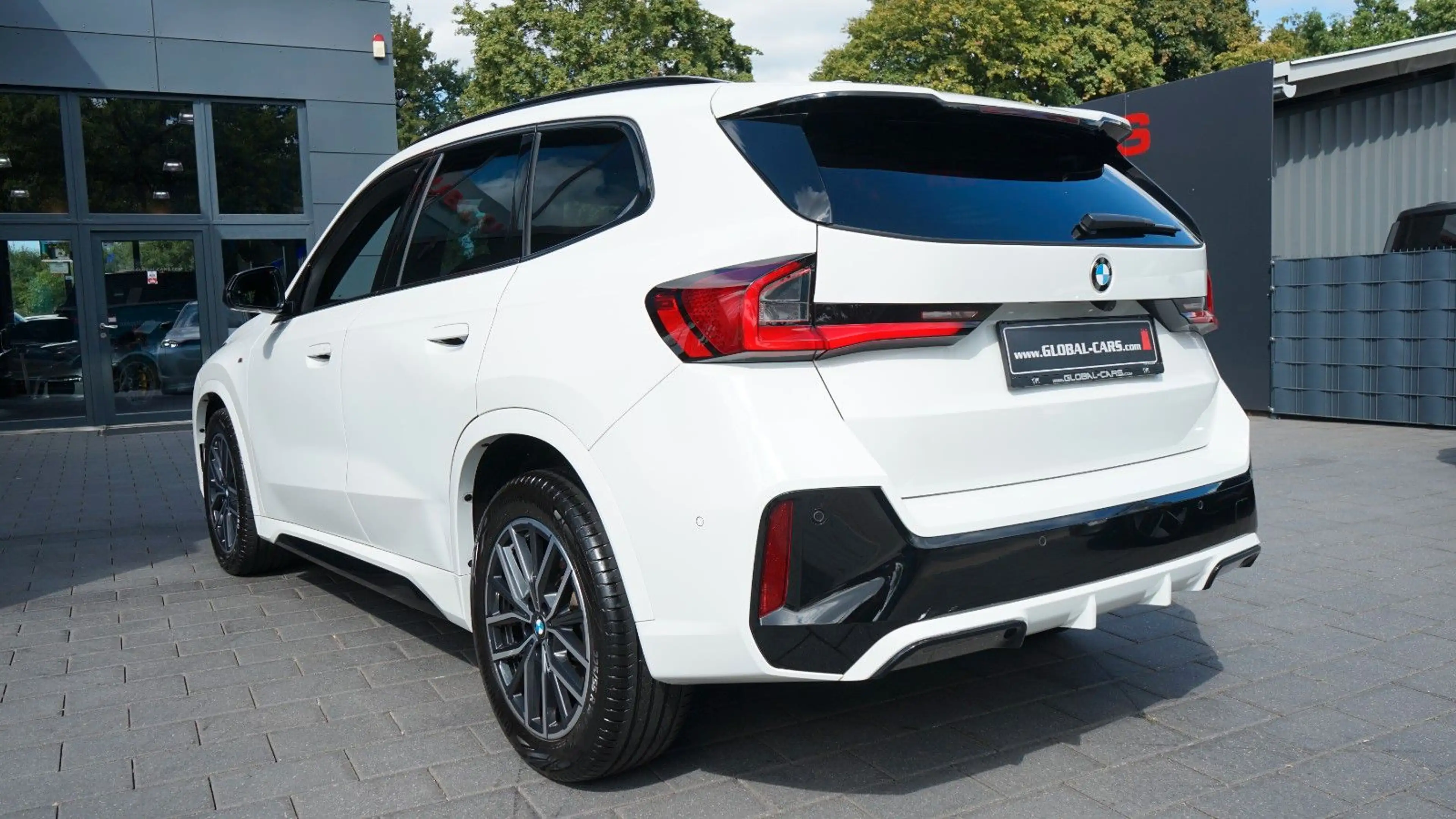 BMW X1 sDRIVE 18i A STEP. M SPORT*AHK*WIDESCREEN — photo 12