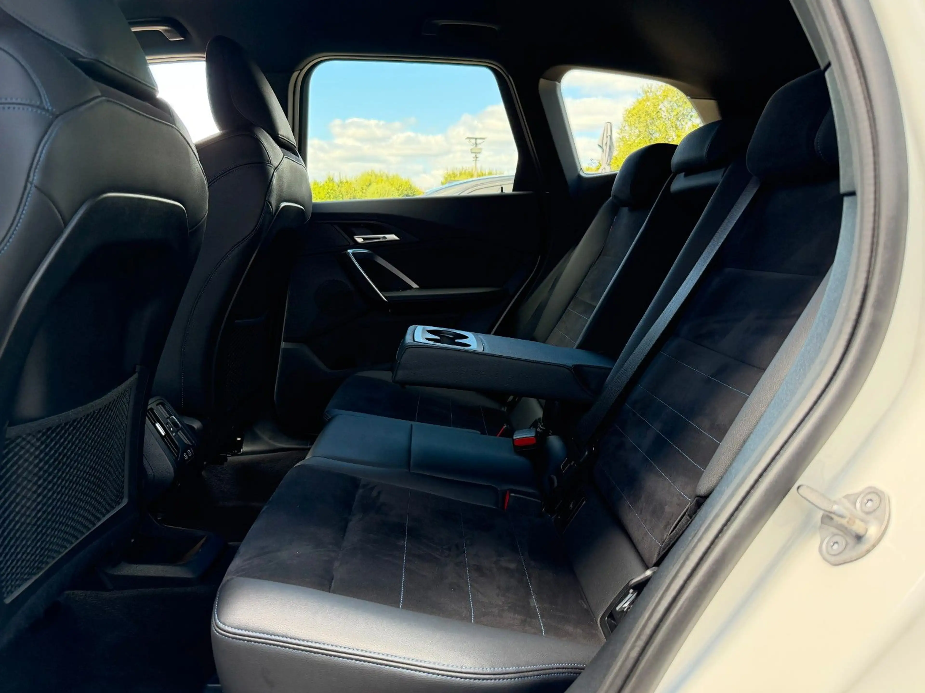 BMW X1 sDRIVE 18i A STEP. M SPORT*AHK*WIDESCREEN — photo 8