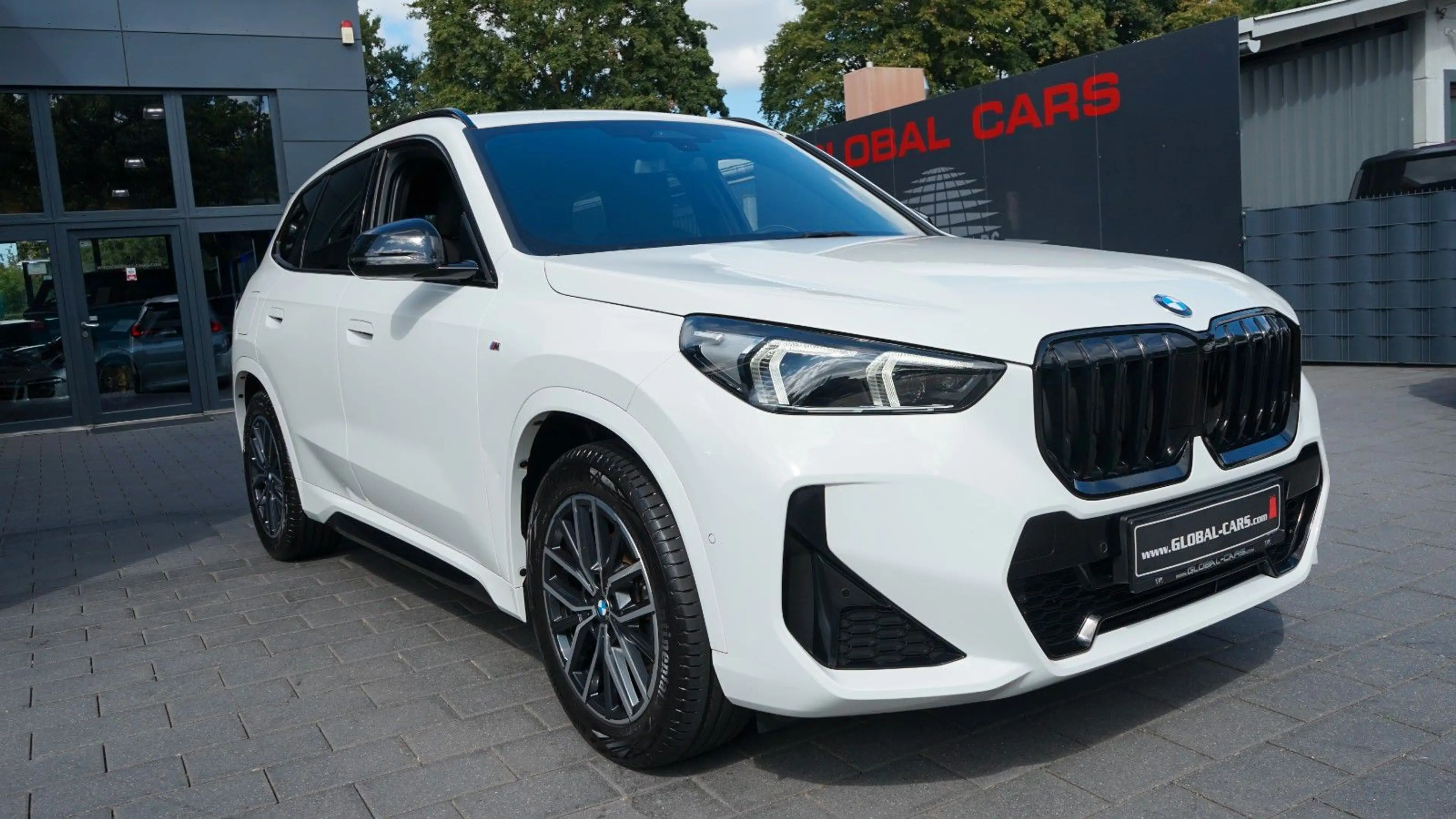 BMW X1 sDRIVE 18i A STEP. M SPORT*AHK*WIDESCREEN — photo 11