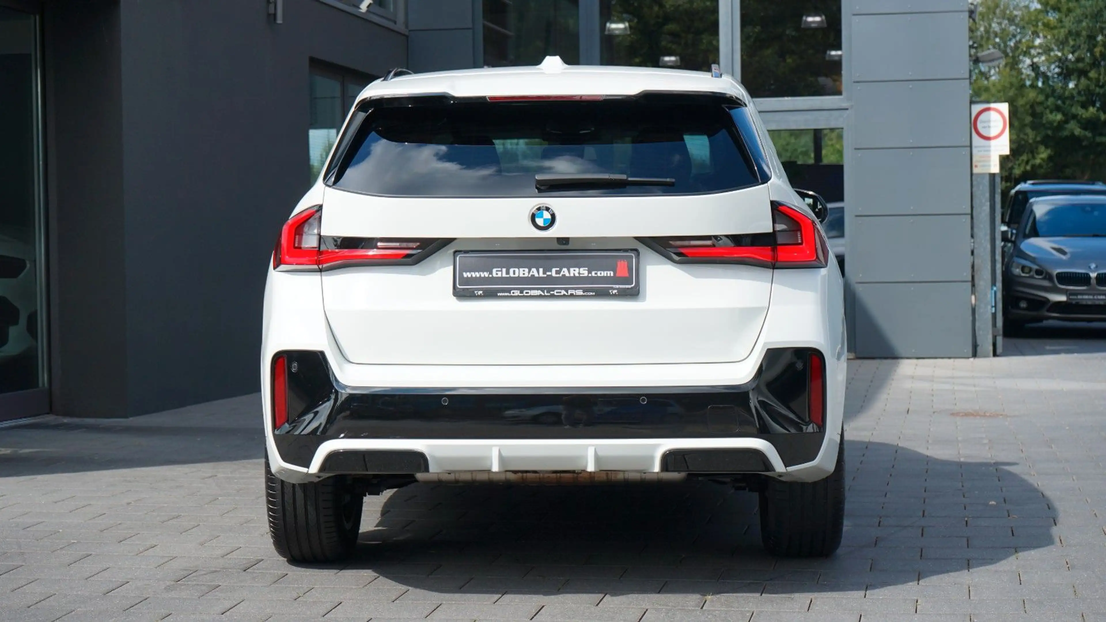 BMW X1 sDRIVE 18i A STEP. M SPORT*AHK*WIDESCREEN — photo 14