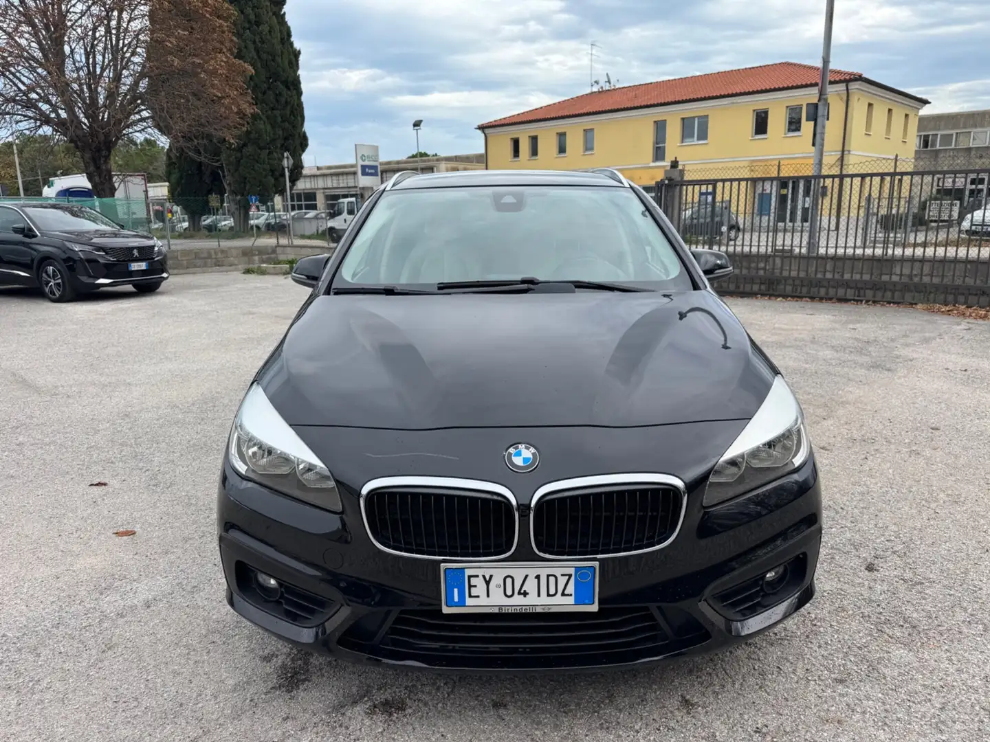BMW 216 216d Active Tourer Luxury Noir - 2