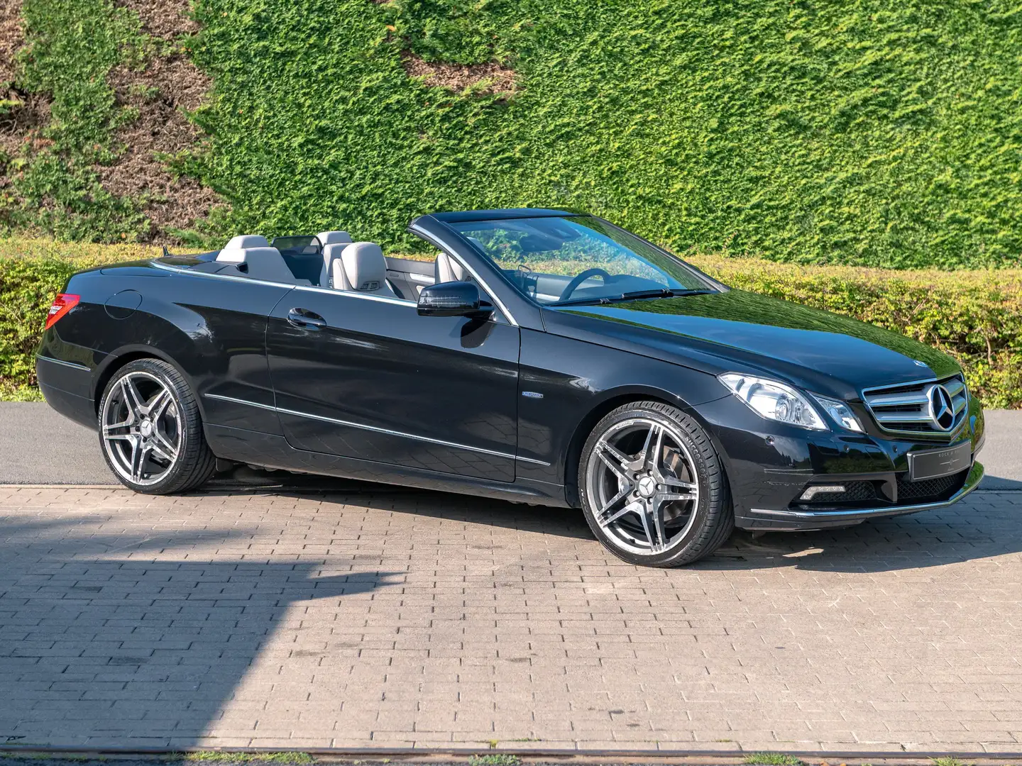 Mercedes-Benz E 250 E 250 CGI Cabrio Schwarz - 1