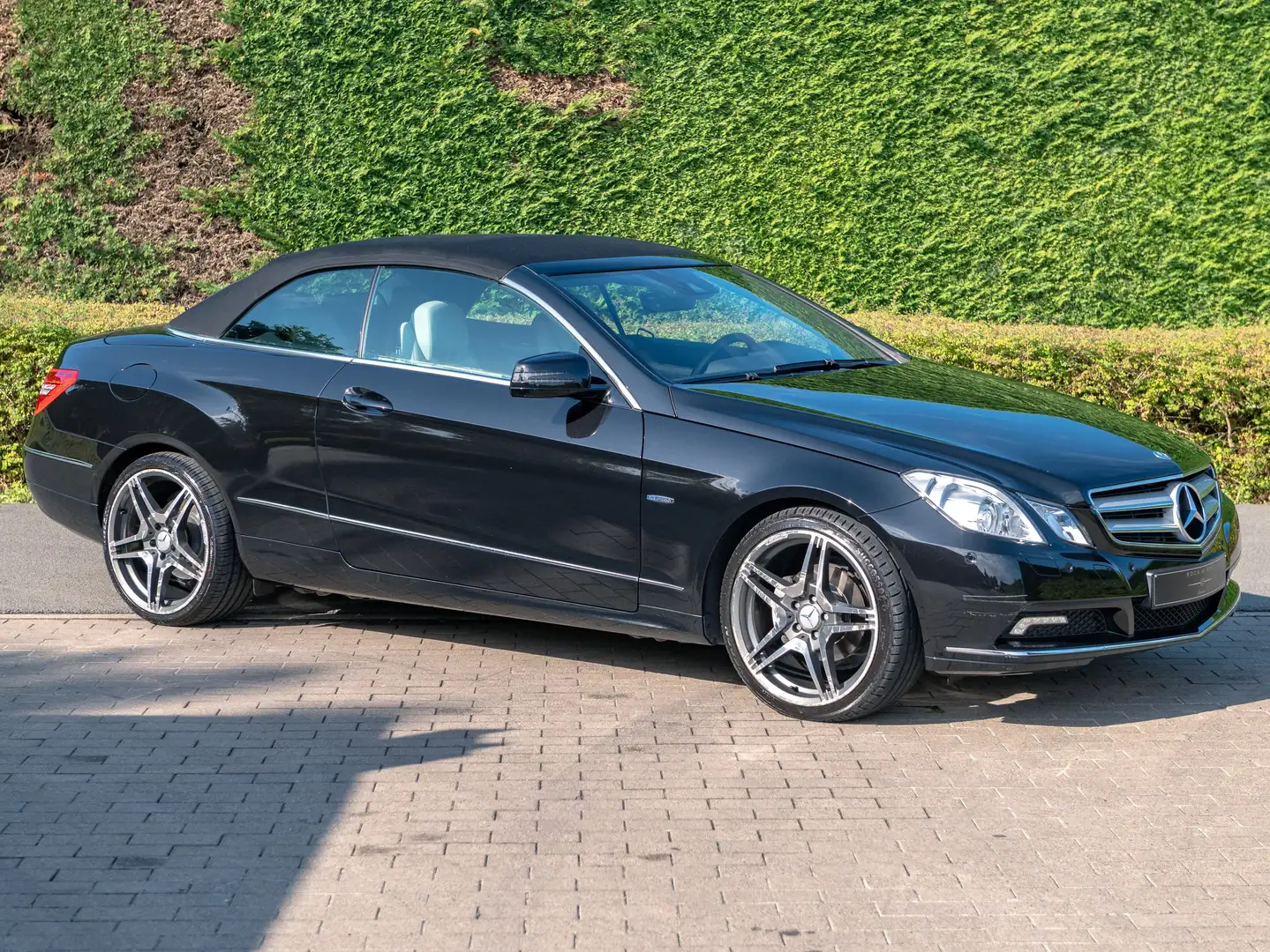 Mercedes-Benz E 250 E 250 CGI Cabrio Schwarz - 2