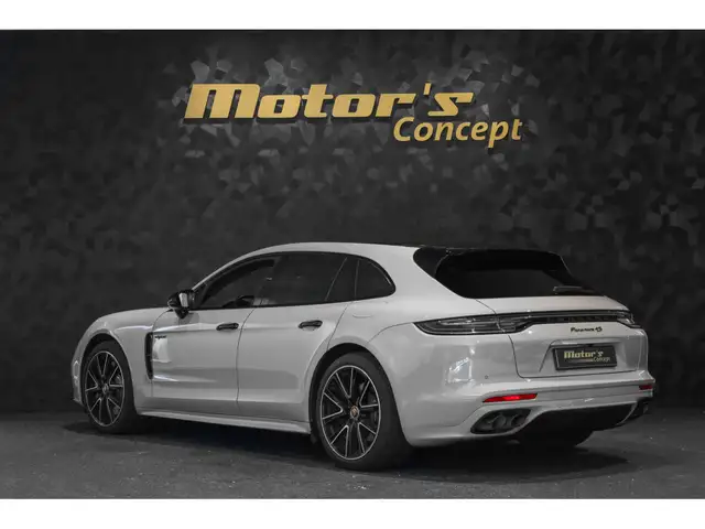 Porsche Panamera view 6