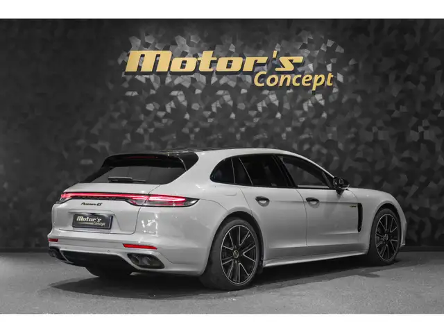 Porsche Panamera view 3