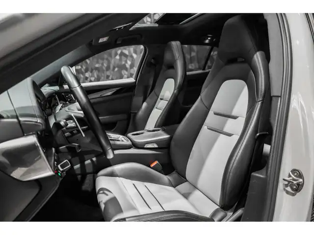 Porsche Panamera view 9