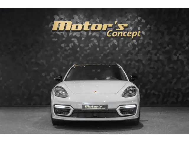 Porsche Panamera view 4