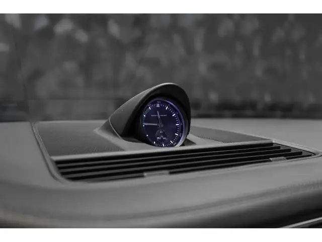 Porsche Panamera view 13
