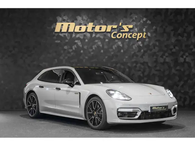 Porsche Panamera view 5