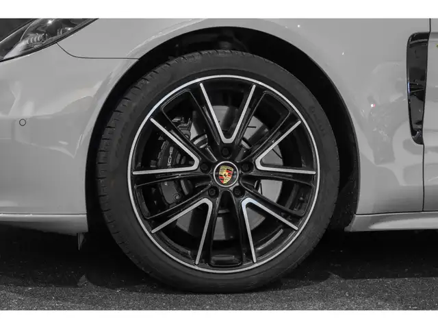 Porsche Panamera view 7