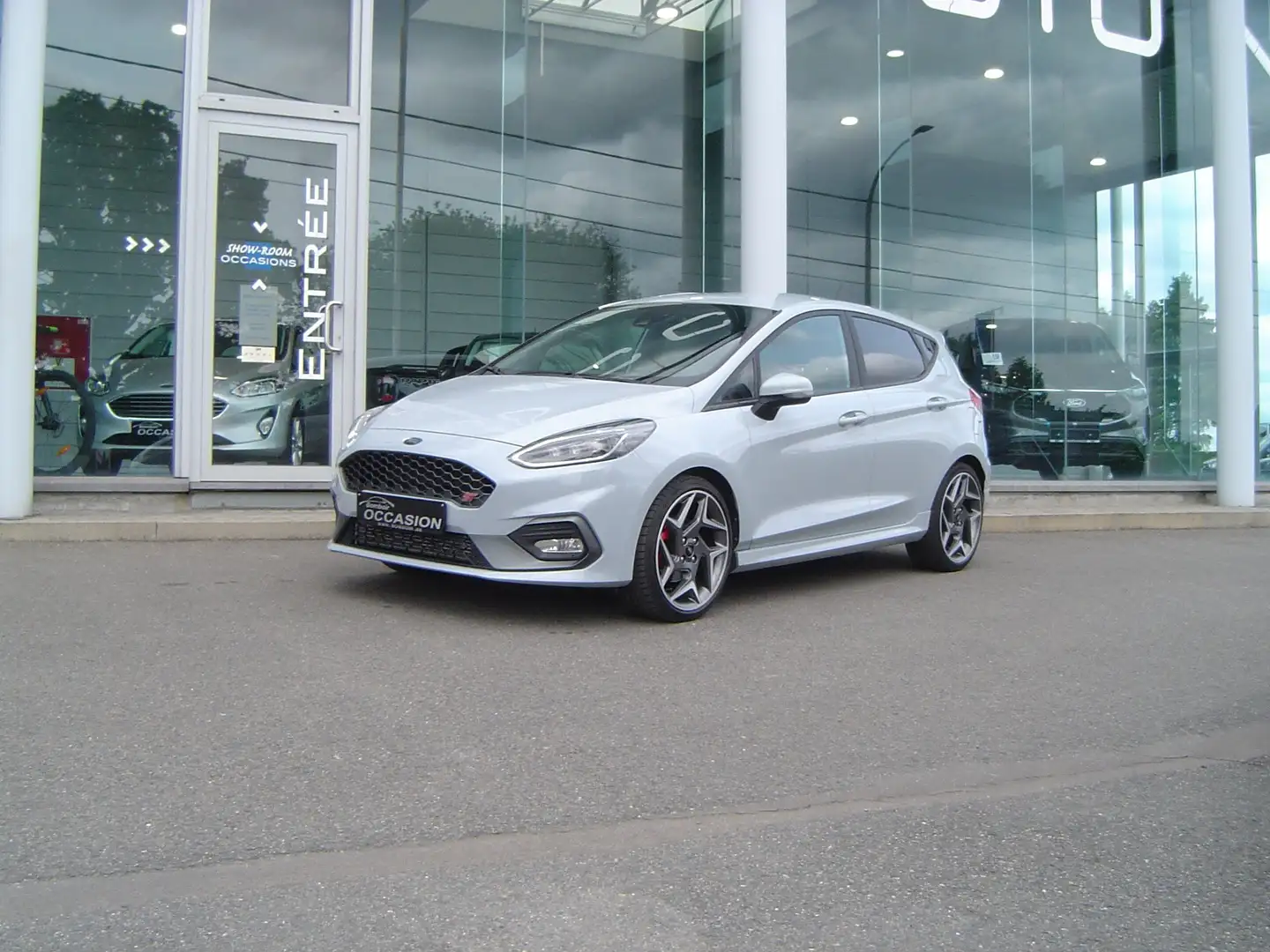 Ford Fiesta Fiesta ST 1.5 EcoBoost Ultimate Grijs - 1