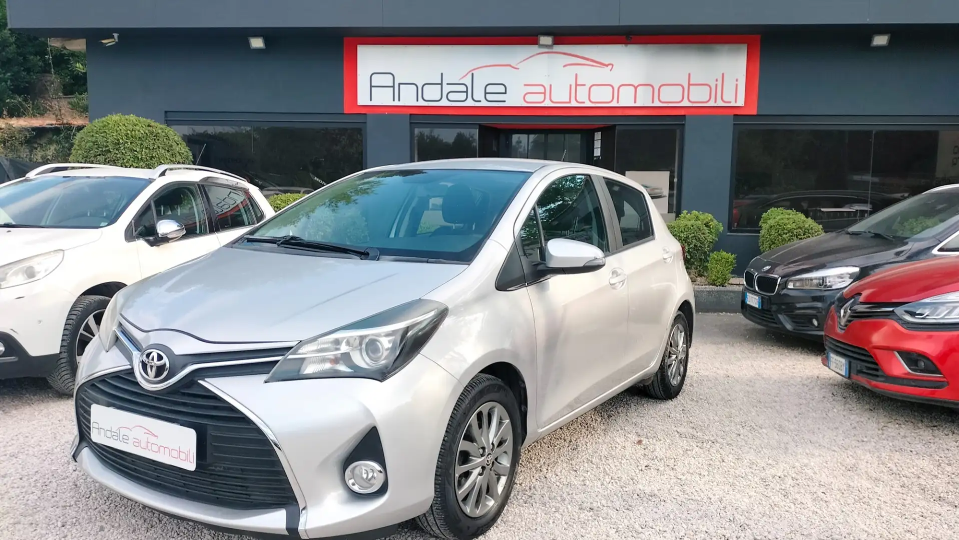 Toyota Yaris 1.0 5 porte Lounge UNIPRO SOLO 75000KM Argento - 1
