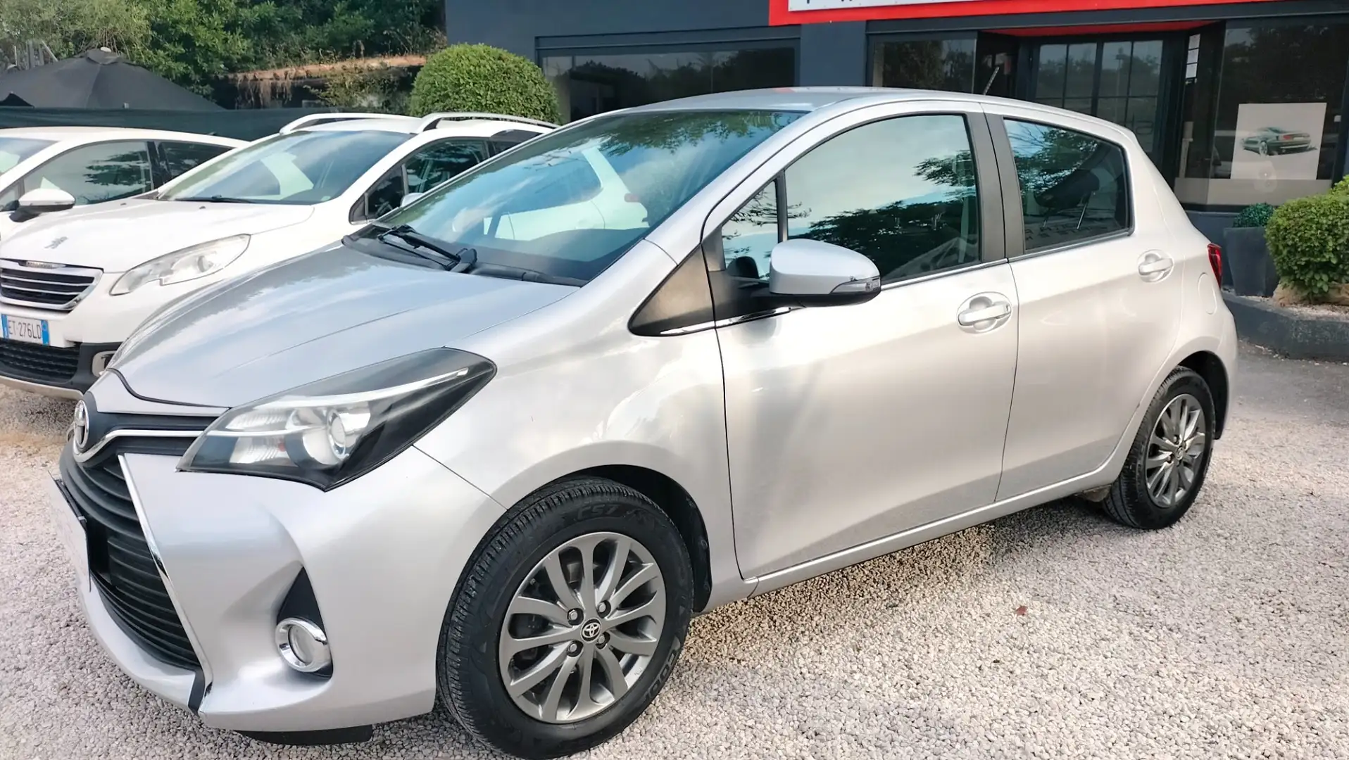 Toyota Yaris 1.0 5 porte Lounge UNIPRO SOLO 75000KM Argento - 2