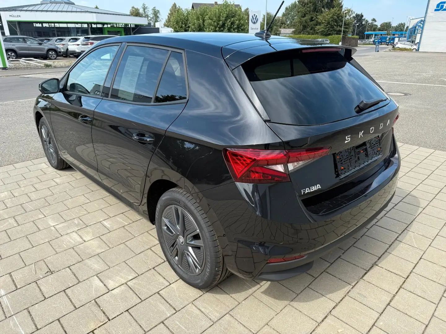 Skoda Fabia Tour 1,0 TSI ACC|Winter Plus|Climatronic Schwarz - 2