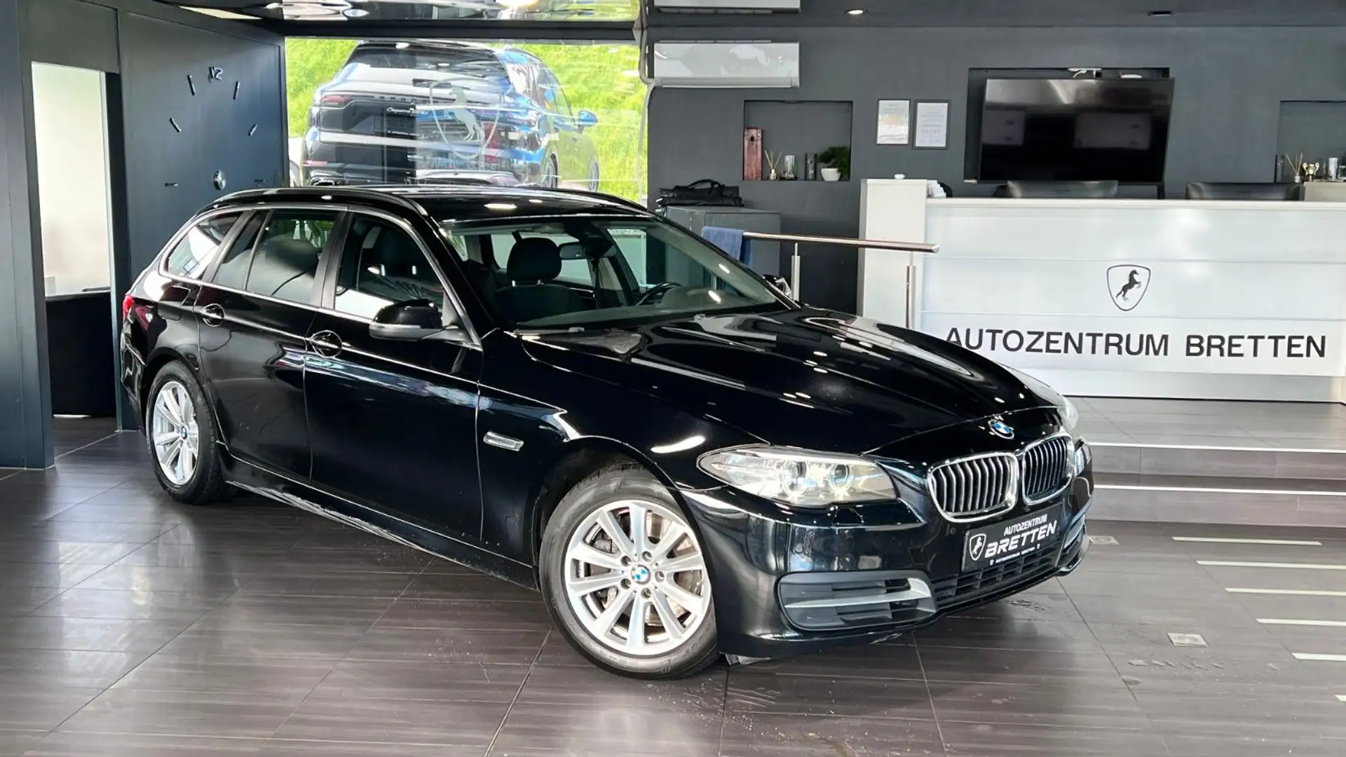 BMW 525 d Touring*Bi-Xenon*Automatik*Navi*Standheizu. Black - 1