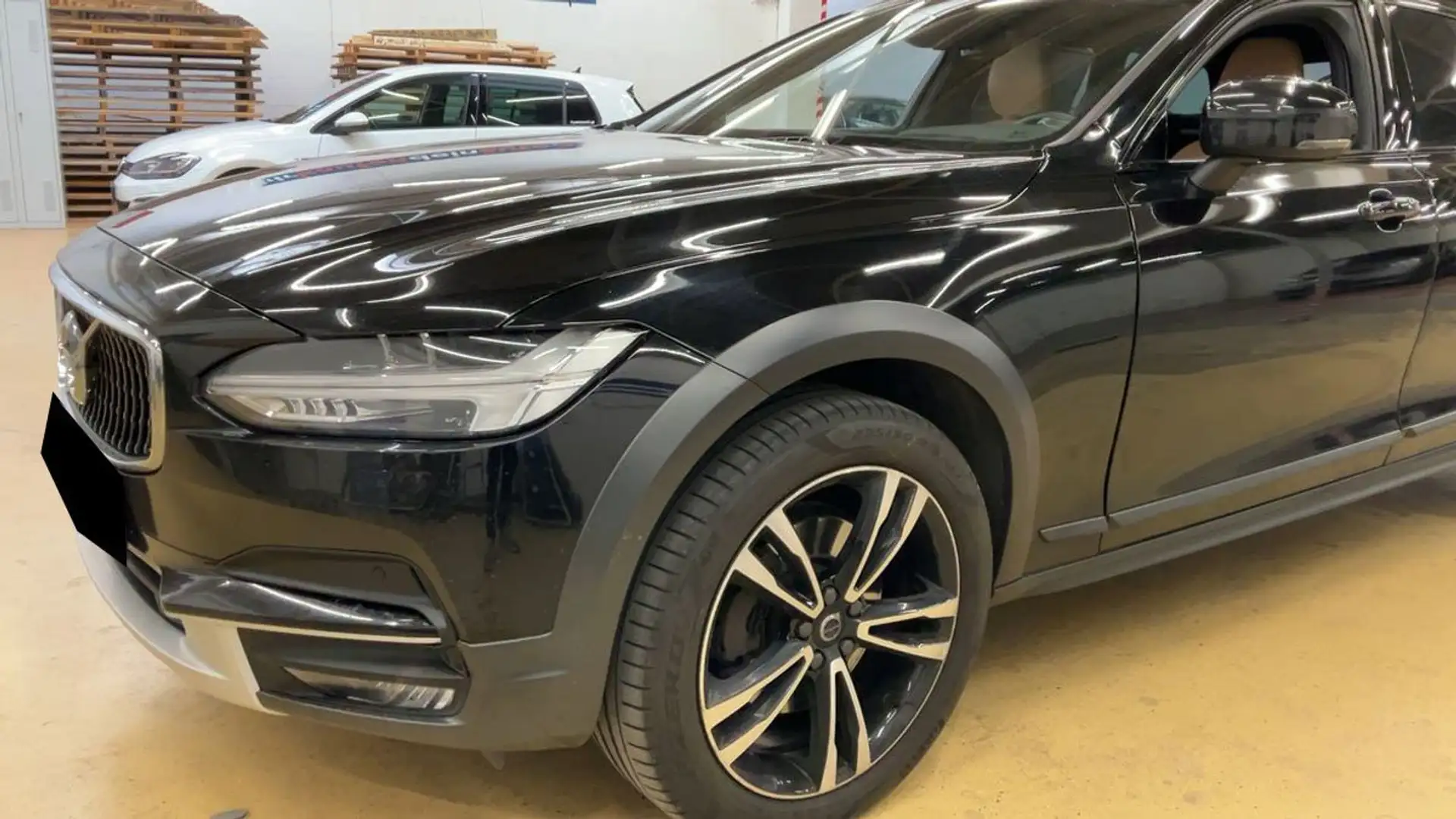 Volvo V90 Cross Country V90 Cross Country 2.0 D4 Pro AWD Schwarz - 1