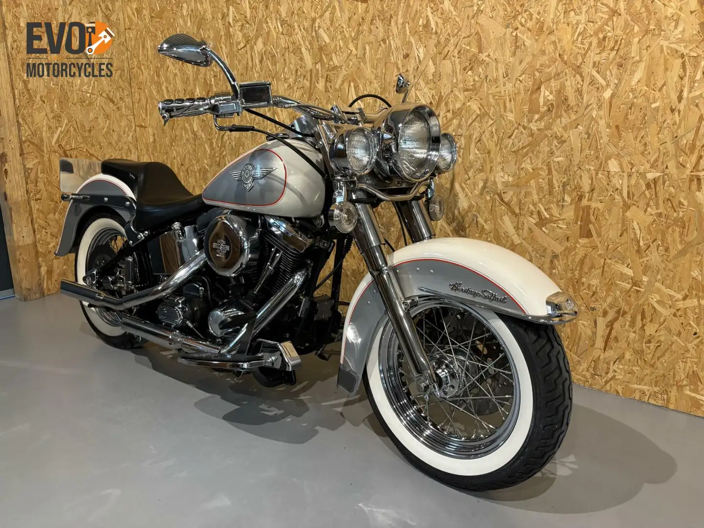 Harley-Davidson Heritage FLSTN Nostalgia - 2