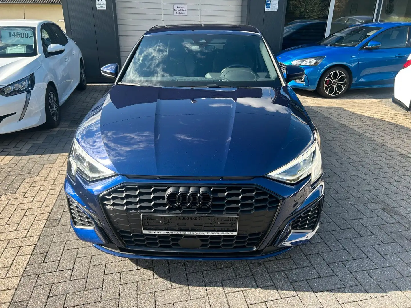 Audi A3 Sportback 30 TDI S line Limousine Blau - 2