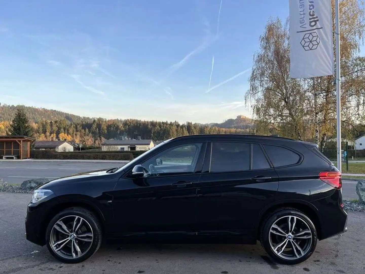 BMW X1 X1 xDrive 25d M Sport Aut. M Sport Schwarz - 2