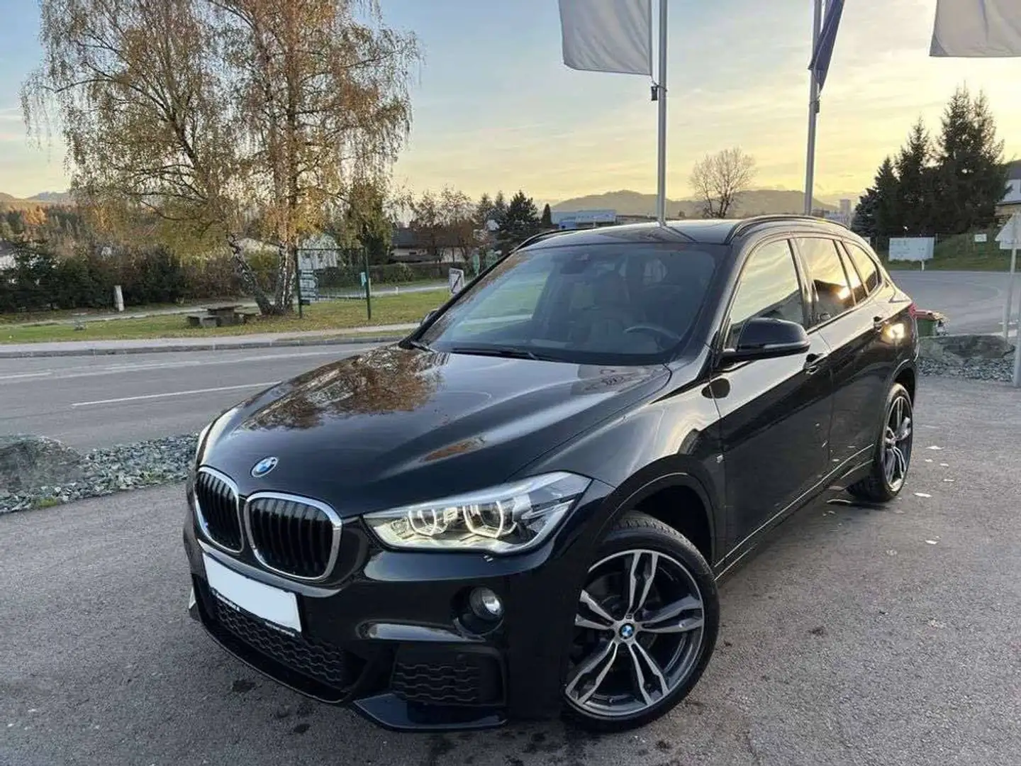BMW X1 X1 xDrive 25d M Sport Aut. M Sport Schwarz - 1