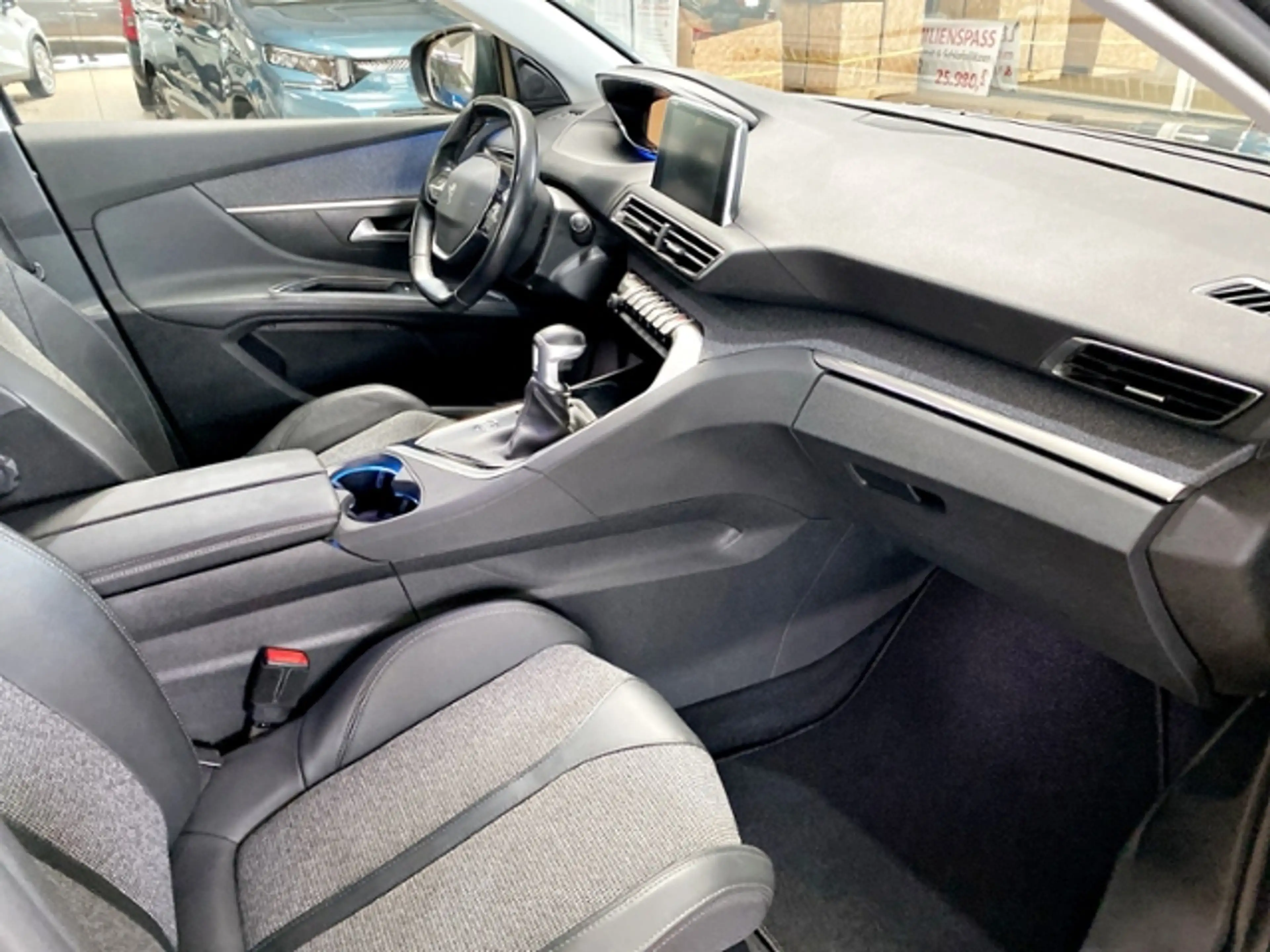 Peugeot 5008 Allure — photo 14