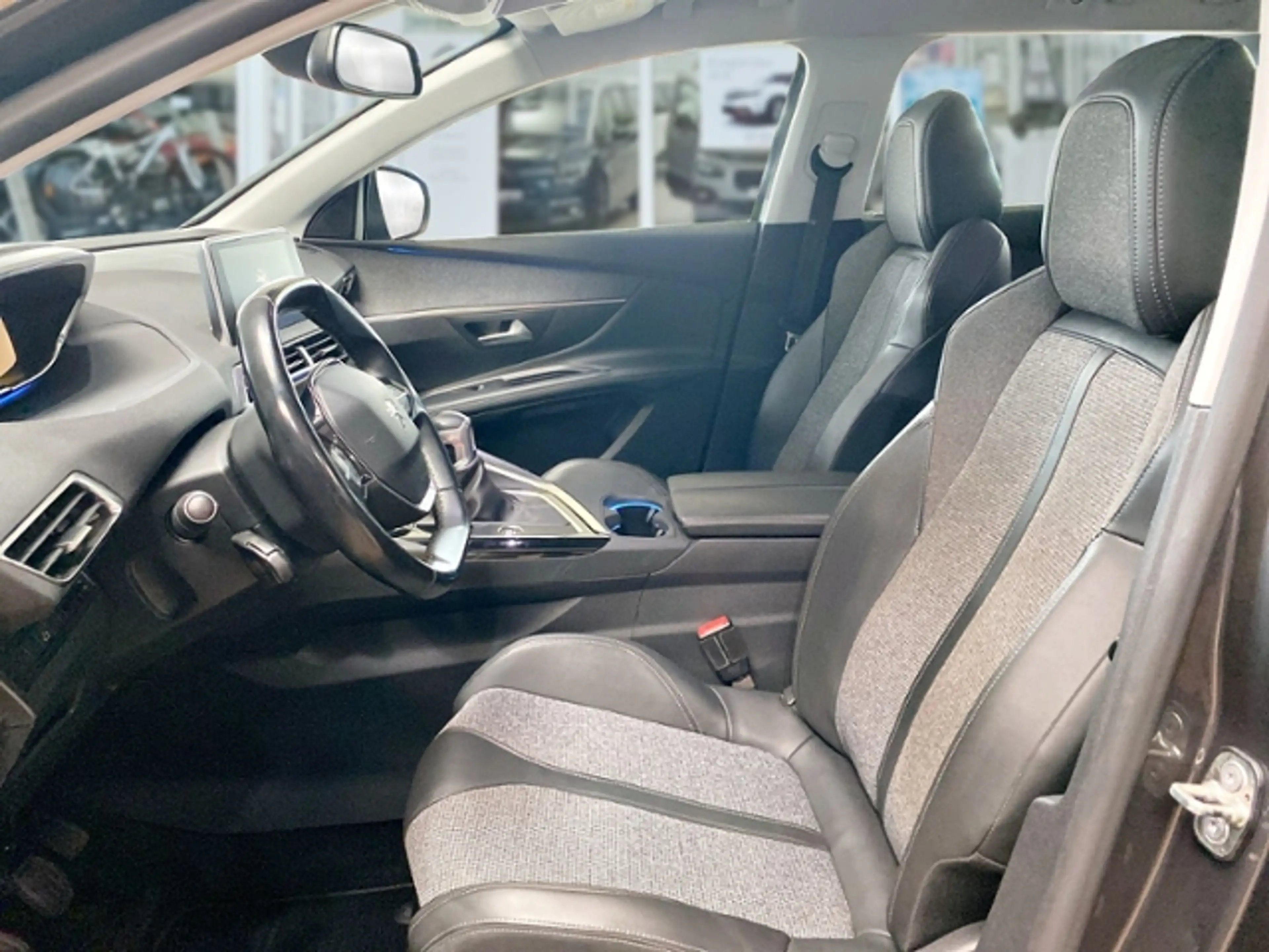 Peugeot 5008 Allure — photo 9