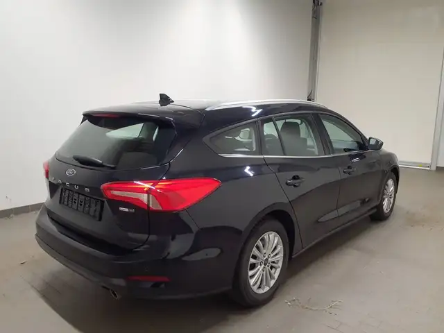 Ford Focus view 4