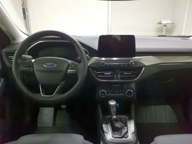 Ford Focus view 12
