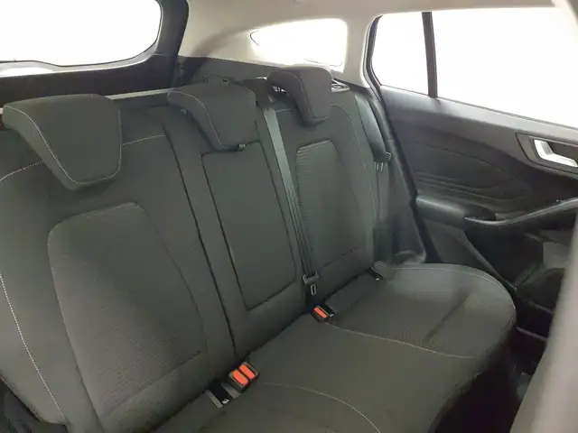 Ford Focus view 10