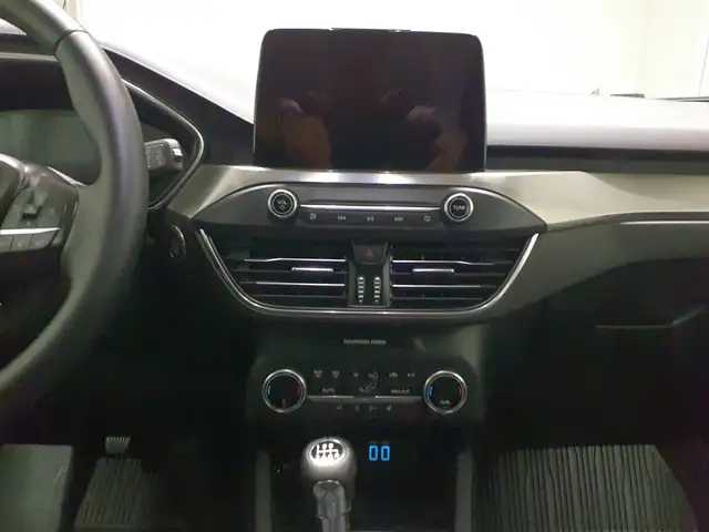 Ford Focus view 8
