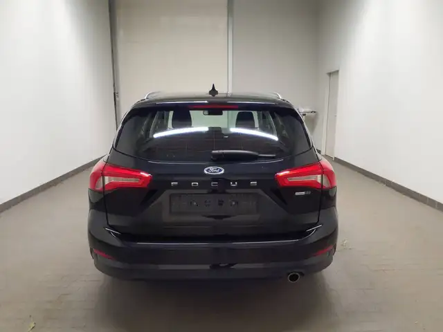 Ford Focus view 5